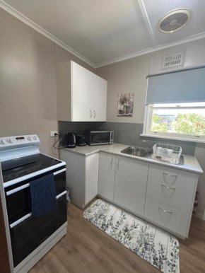 #1 Waddell St Studio Apartments, Canowindra